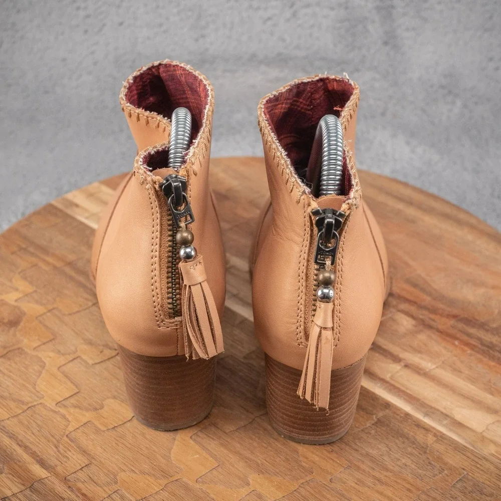 Toms Leila Ankle Leather Bootie Light Brown Women‎ Size 8.5